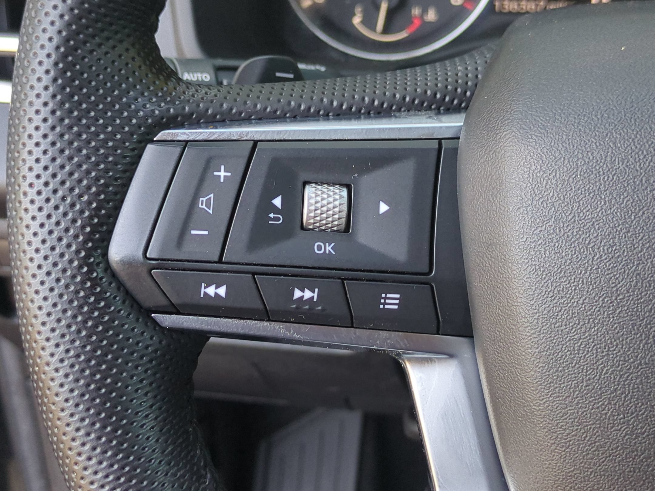 Used 2022 Mitsubishi Outlander SEL AWD/4WD image 15