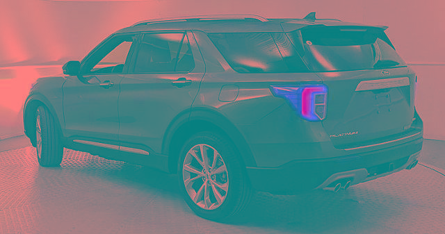 Certified 2023 Ford Explorer Platinum w/ Technology Package image 3