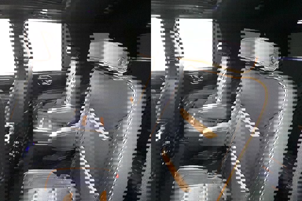 Used 2024 GMC Yukon AT4 w/ Technology Package image 27