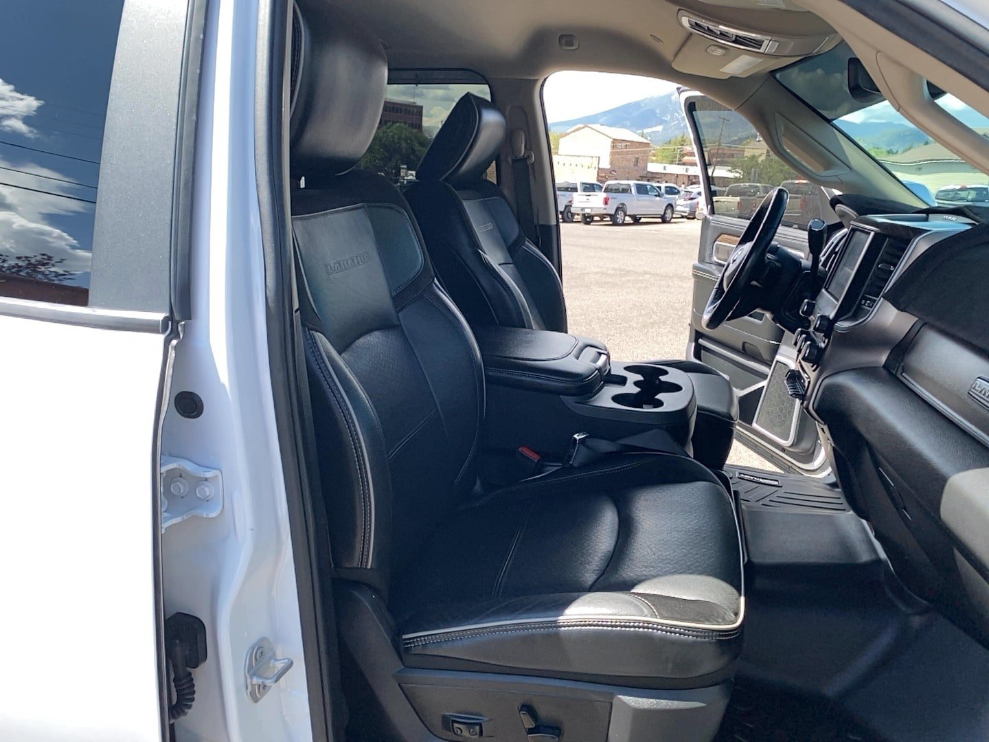 Used 2020 RAM 2500 Laramie AWD/4WD image 17