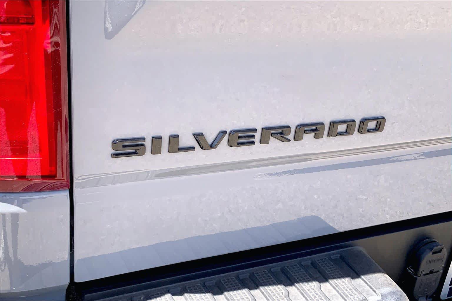 Used 2024 Chevrolet Silverado 1500 LT Trail Boss w/ Protection Package AWD/4WD image 10