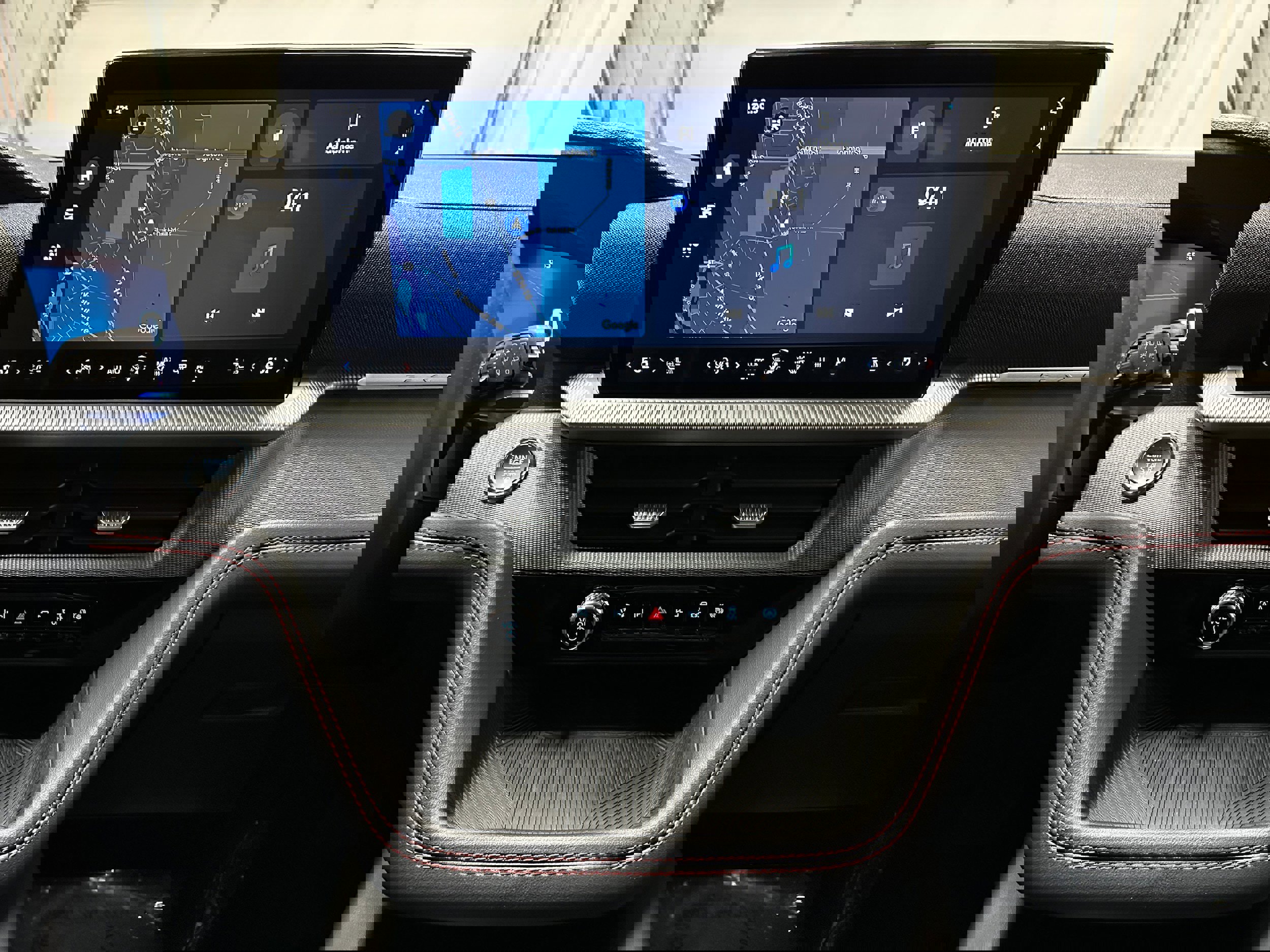 Certified 2025 Ford Explorer ST-Line image 22