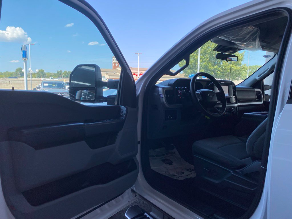 Certified 2025 Ford F350 XLT w/ 360-Degree Camera Package AWD/4WD image 10