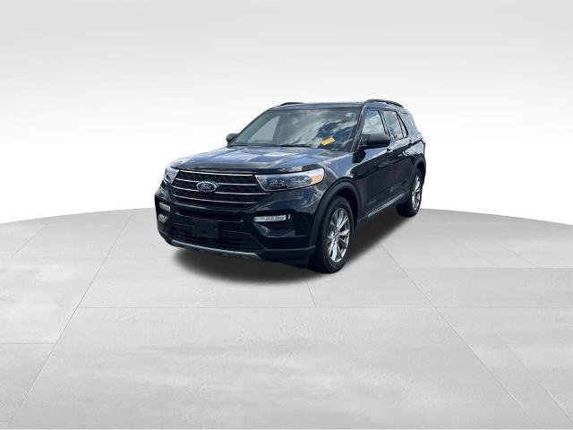 Certified 2023 Ford Explorer XLT w/ Equipment Group 202A AWD/4WD image 4