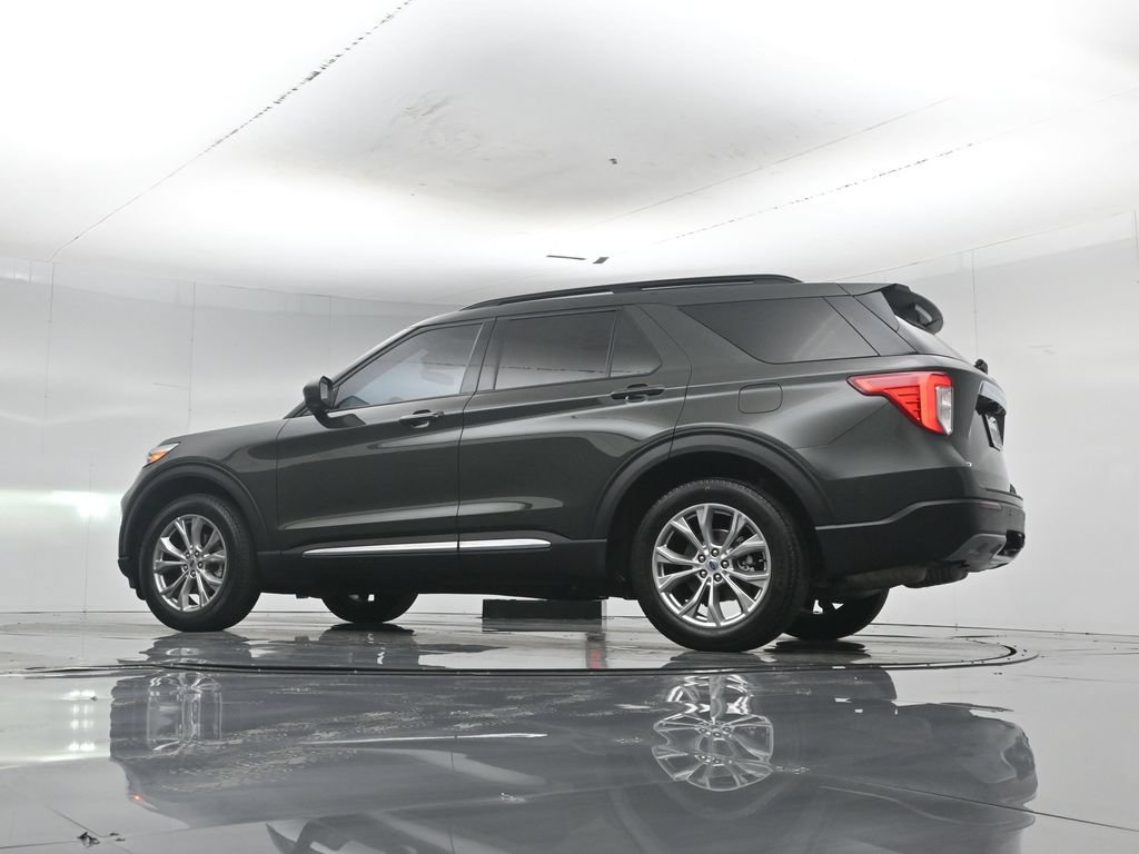Certified 2023 Ford Explorer XLT w/ Equipment Group 202A AWD/4WD image 55