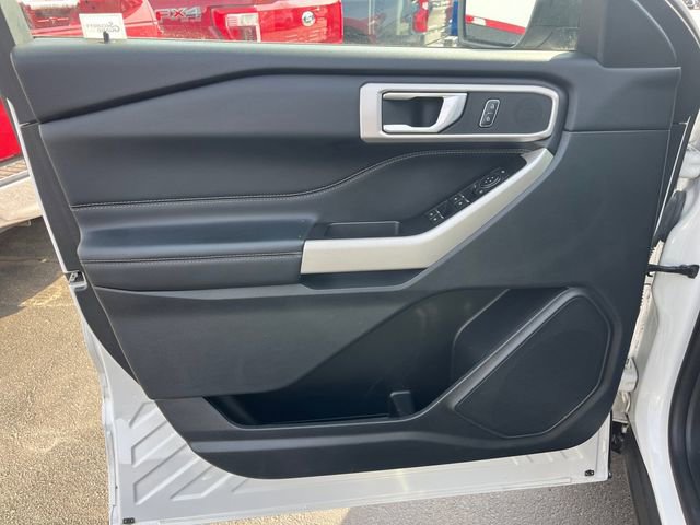 Certified 2022 Ford Explorer XLT w/ Equipment Group 202A AWD/4WD image 18