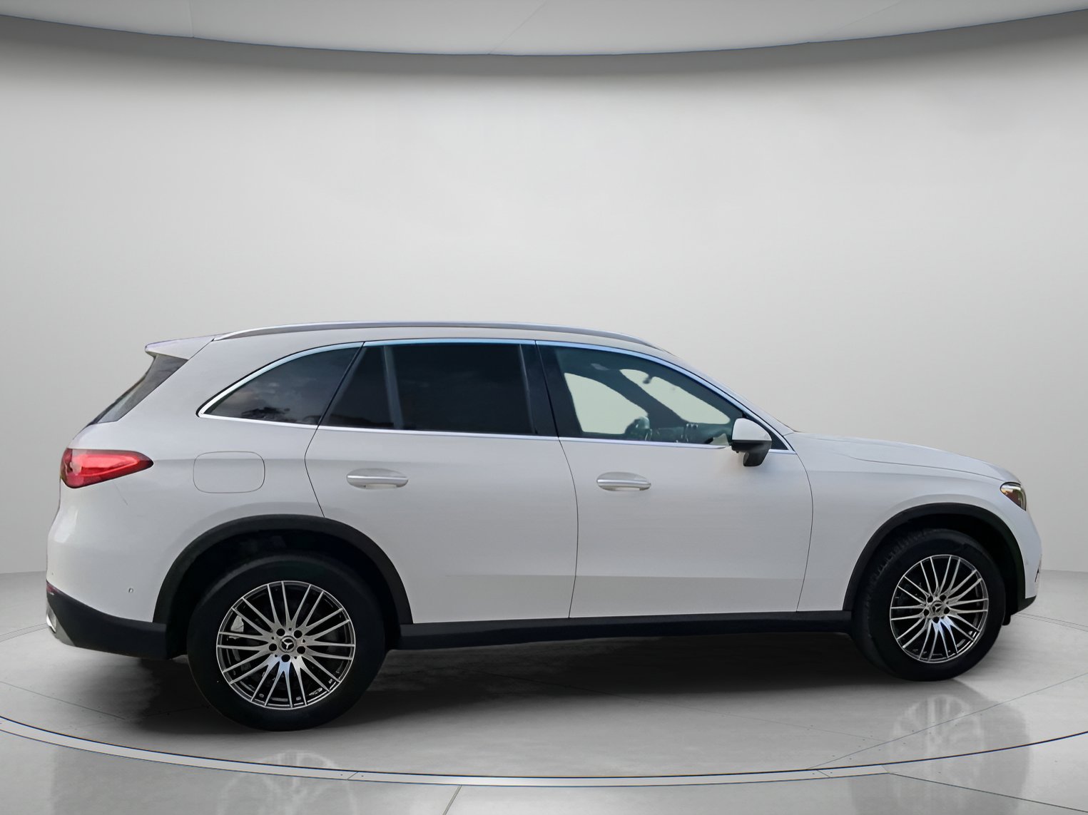 Used 2025 Mercedes-Benz GLC 300 image 31