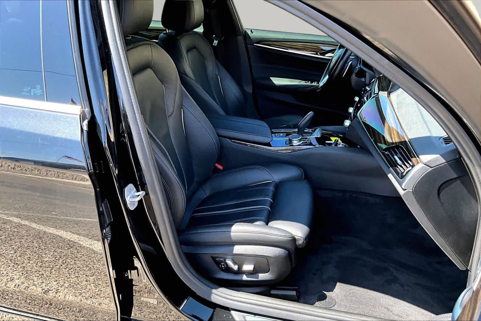 Used 2019 BMW 530i RWD image 11