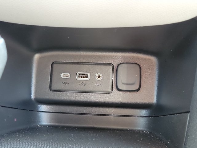 Used 2019 Chevrolet Equinox LS FWD image 31