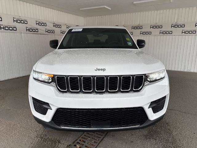 Used 2023 Jeep Grand Cherokee Laredo RWD image 28
