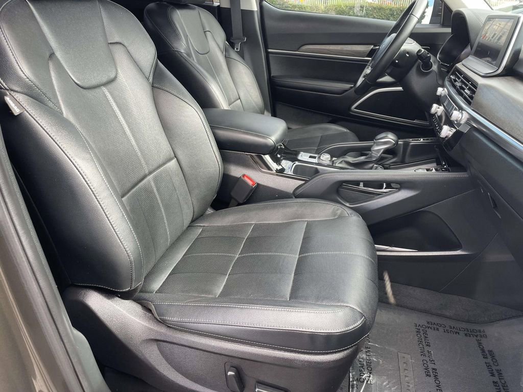 Used 2022 Kia Telluride EX w/ EX Premium Package image 28