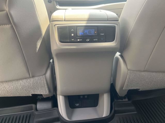 Used 2018 Toyota Highlander XLE AWD/4WD image 15
