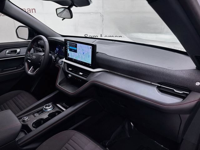 Certified 2025 Ford Explorer ST-Line AWD/4WD image 32
