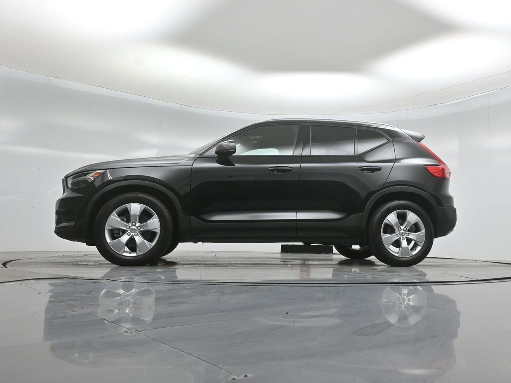 Used 2022 Volvo XC40 T5 Momentum image 49