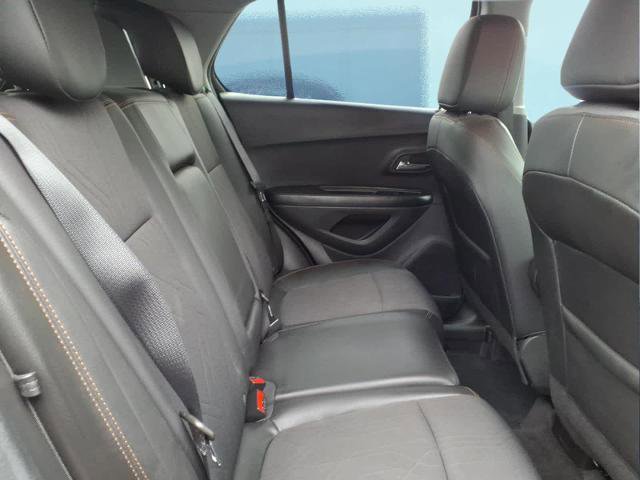 Used 2022 Chevrolet Trax LT w/ LT Convenience Package image 13