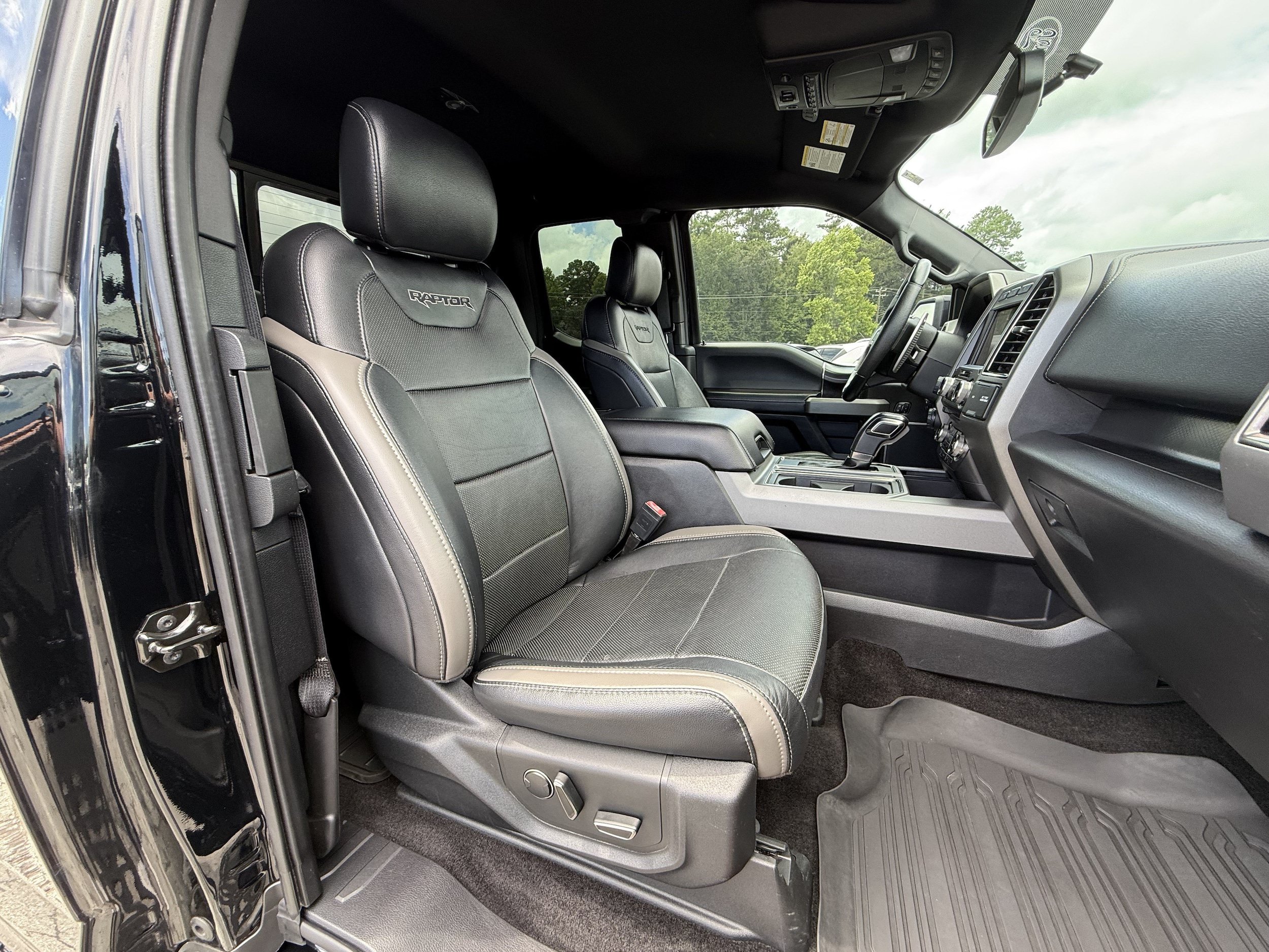 Certified 2018 Ford F150 Raptor w/ Equipment Group 802A Luxury AWD/4WD image 16