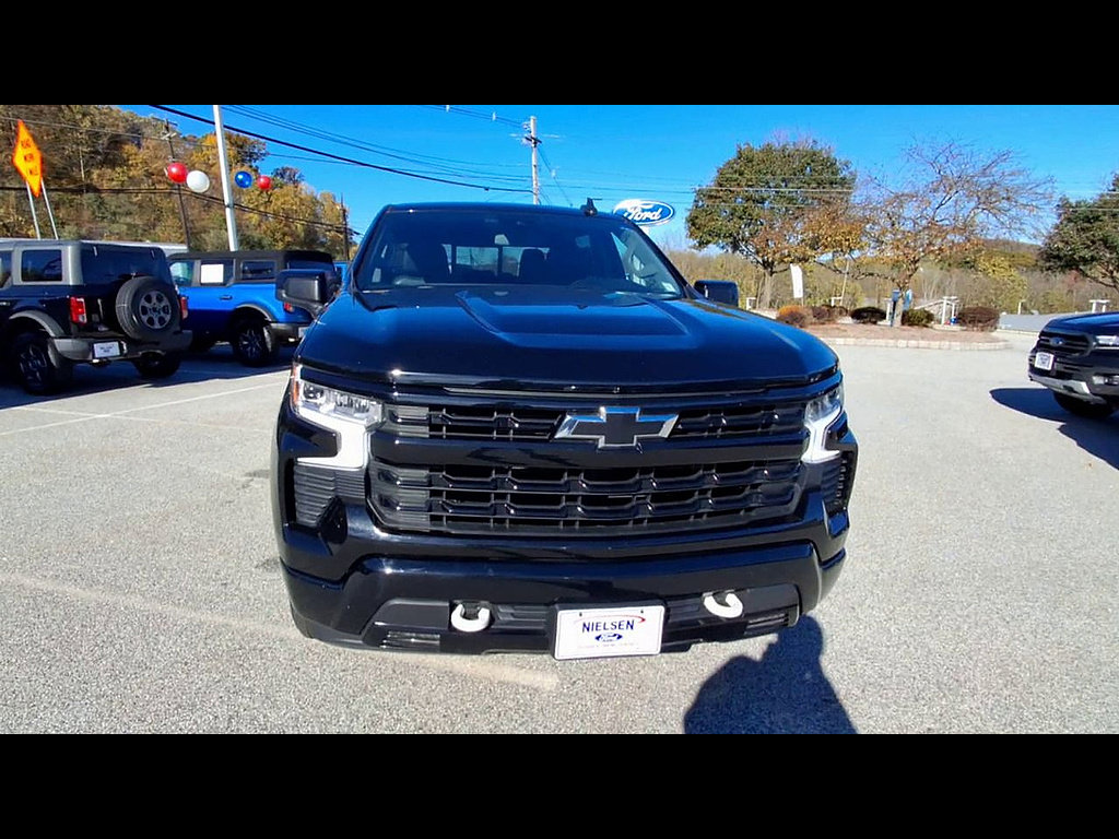 Used 2024 Chevrolet Silverado 1500 RST AWD/4WD image 3