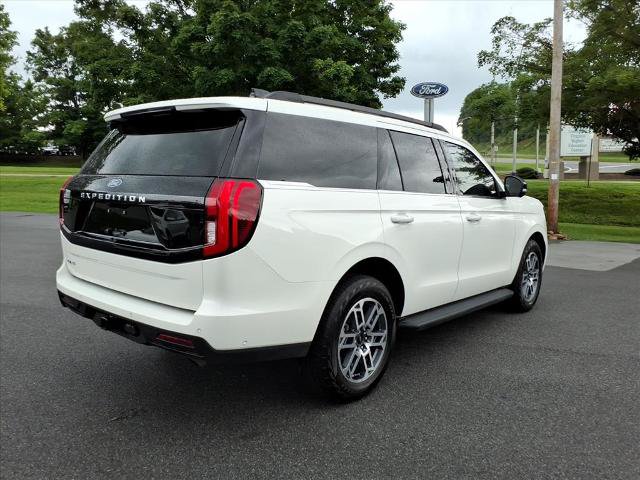 Certified 2025 Ford Expedition Active AWD/4WD image 5