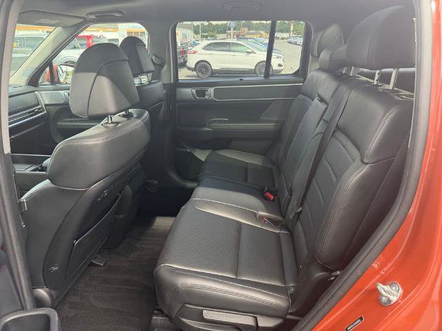 Used 2025 Hyundai Santa Fe Limited AWD/4WD image 12