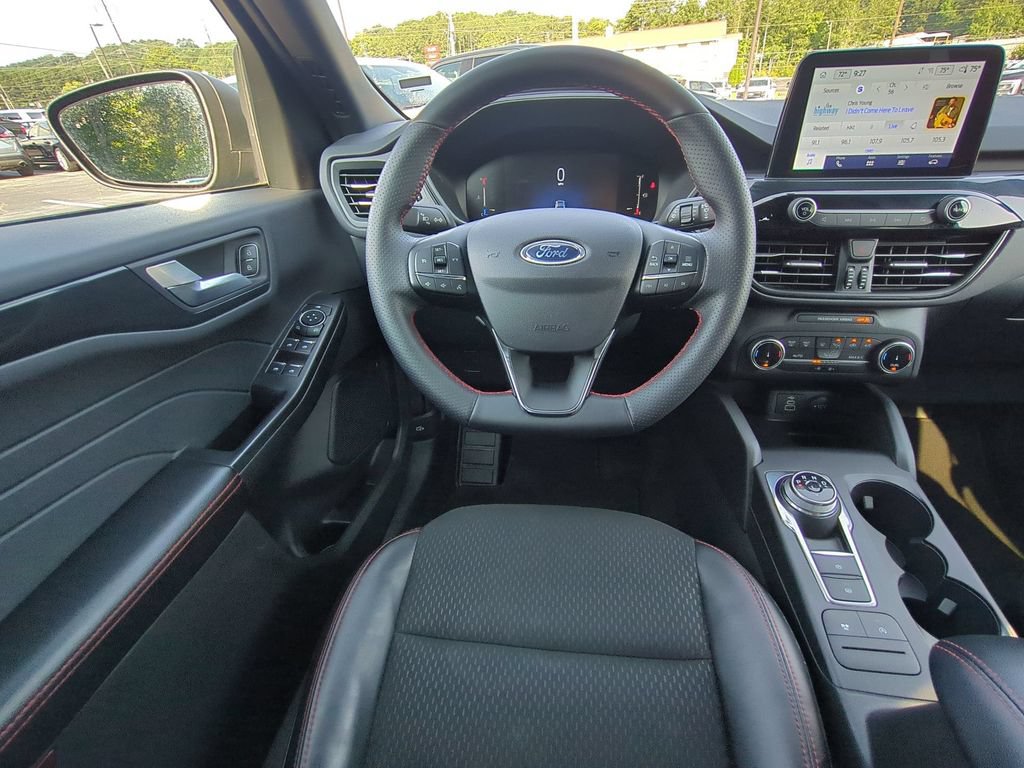 Certified 2025 Ford Escape ST-Line FWD image 18