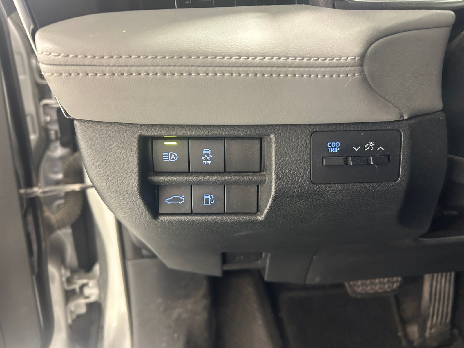 Used 2019 Toyota Avalon XLE FWD image 10