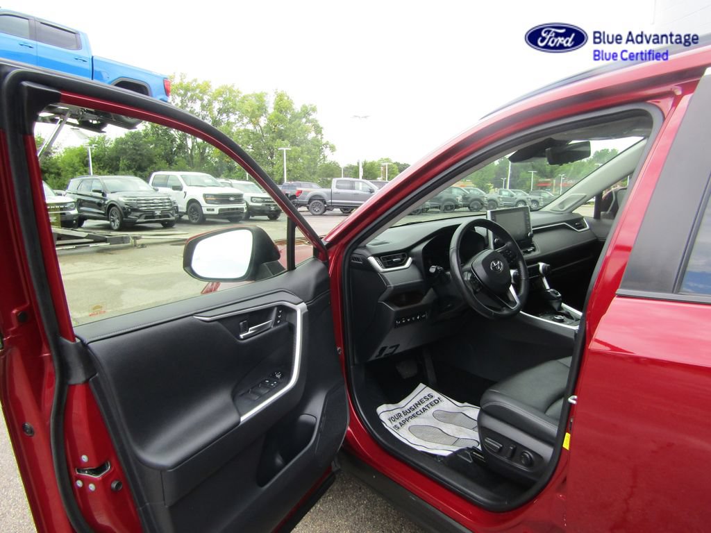 Used 2022 Toyota RAV4 Limited AWD/4WD image 20