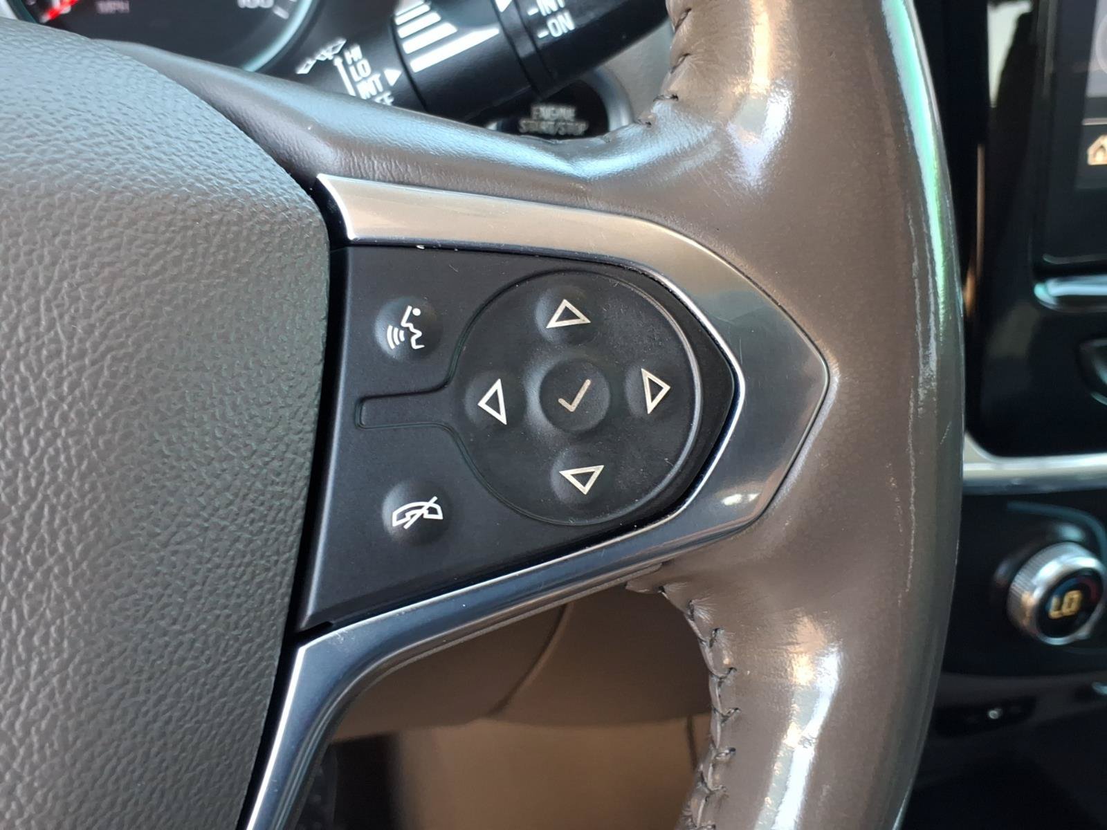 Used 2020 Chevrolet Traverse LT FWD image 24
