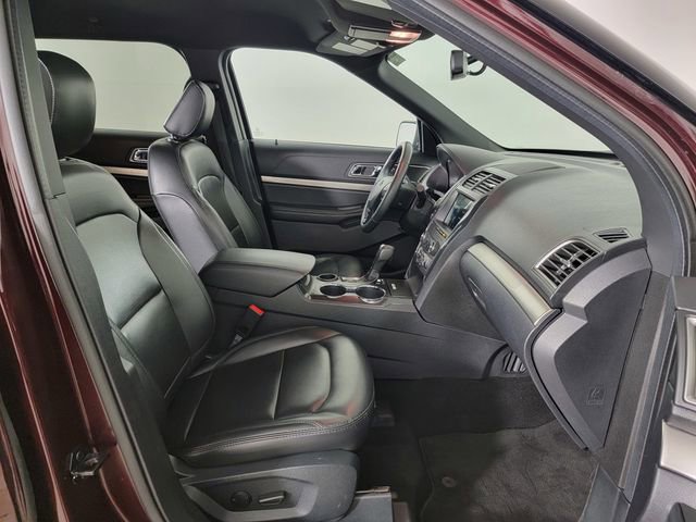 Certified 2019 Ford Explorer XLT w/ Equipment Group 202A FWD image 19