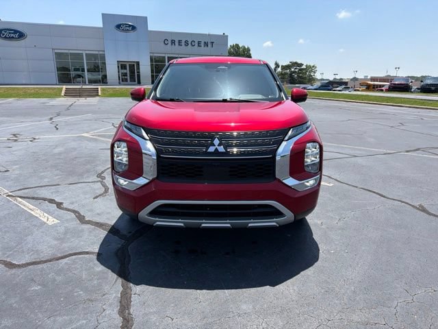 Used 2022 Mitsubishi Outlander SE FWD image 2
