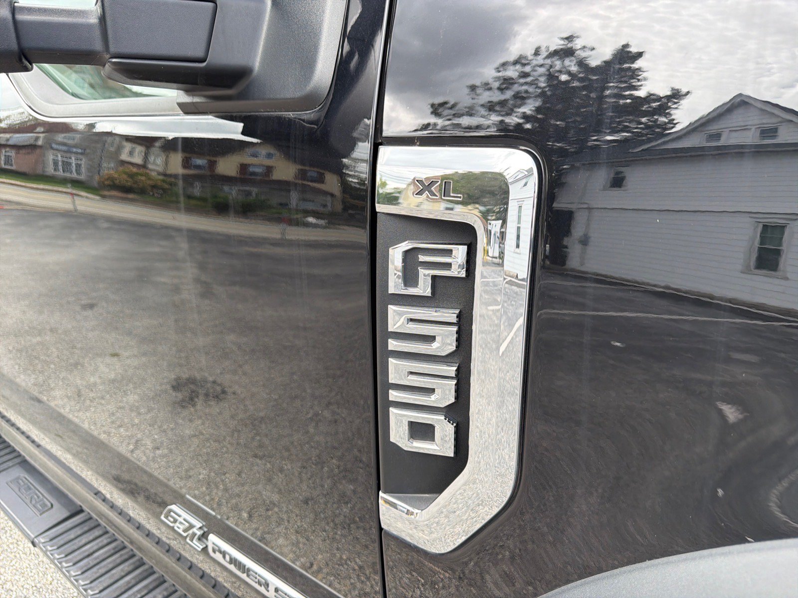 Certified 2022 Ford F550 4x4 Crew Cab Super Duty w/ Power Equipment Group image 5