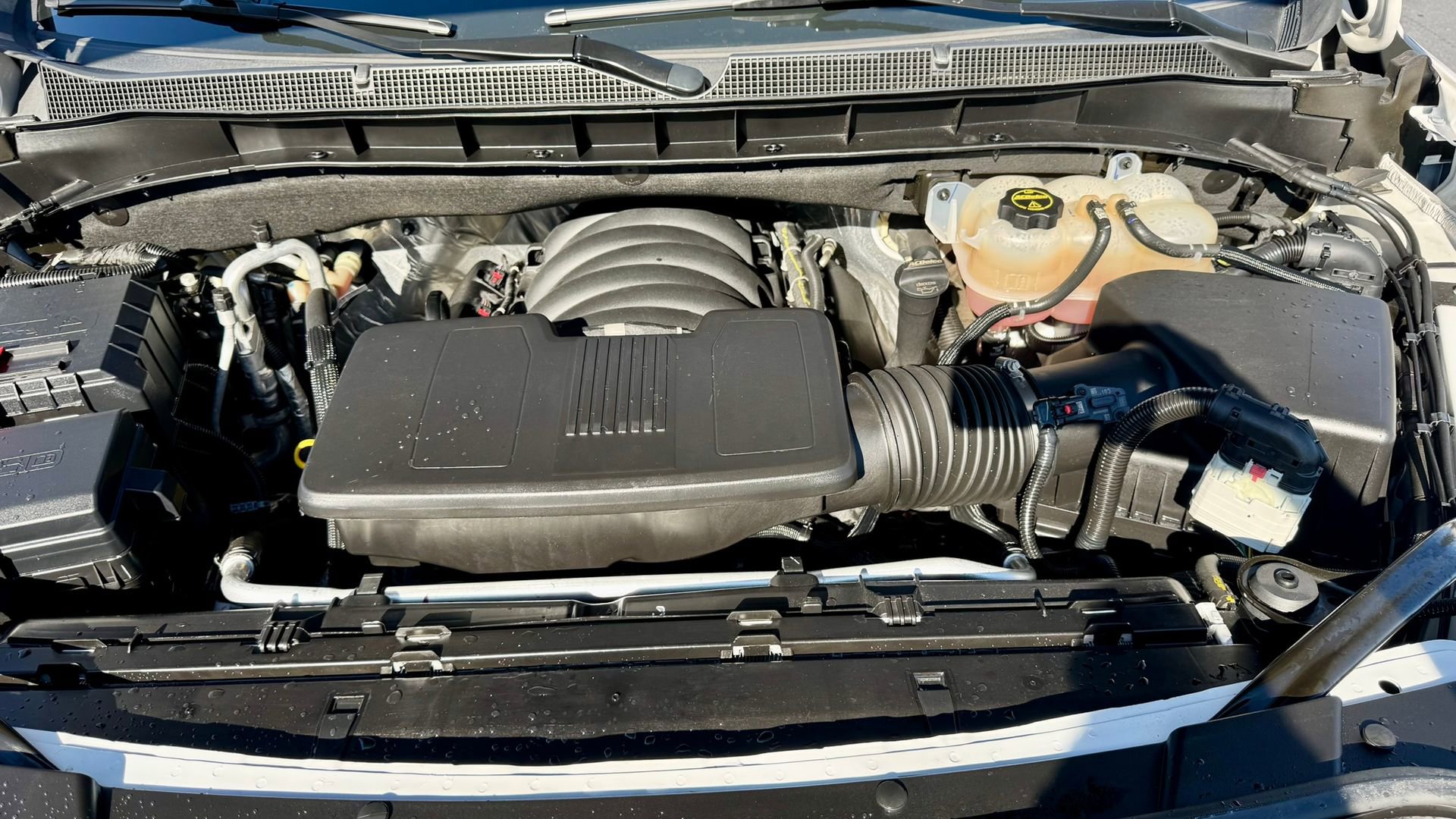 Used 2024 Chevrolet Tahoe Z71 w/ Luxury Package image 26