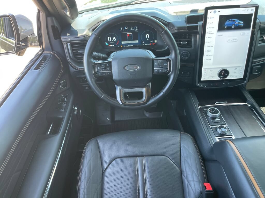 Certified 2023 Ford Expedition Platinum AWD/4WD image 2