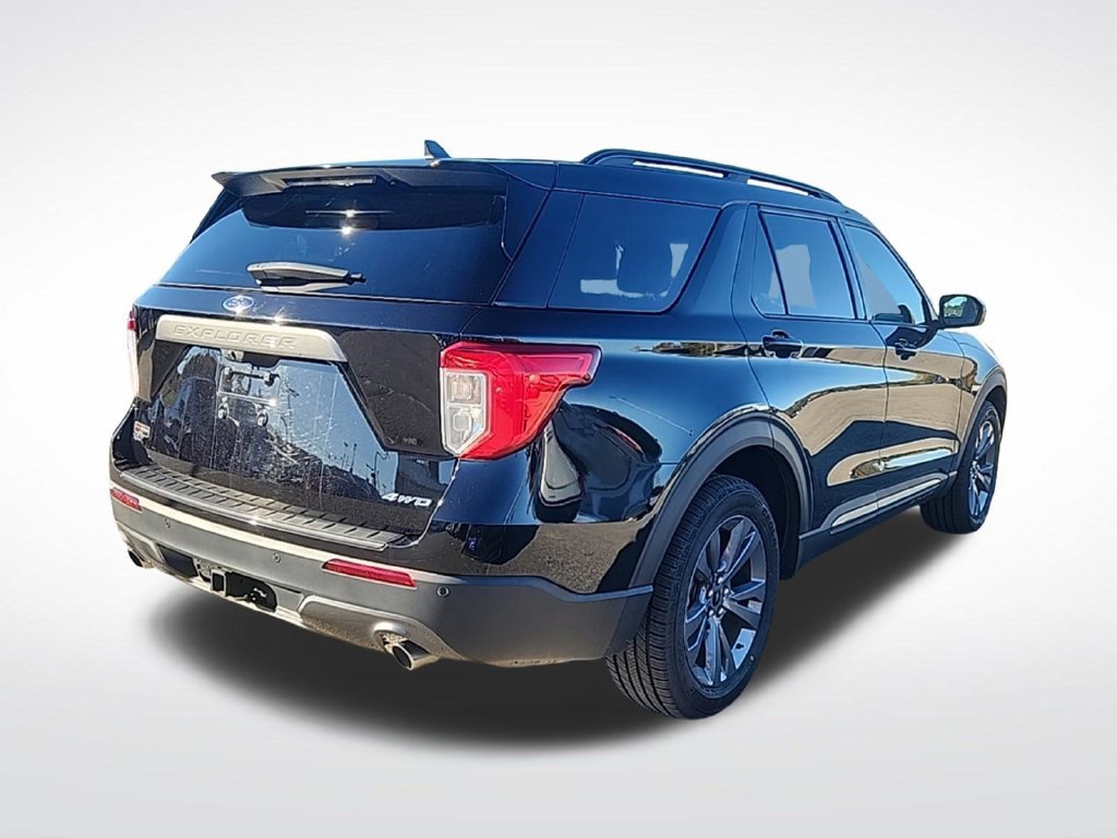 Certified 2023 Ford Explorer XLT w/ Equipment Group 202A AWD/4WD image 8
