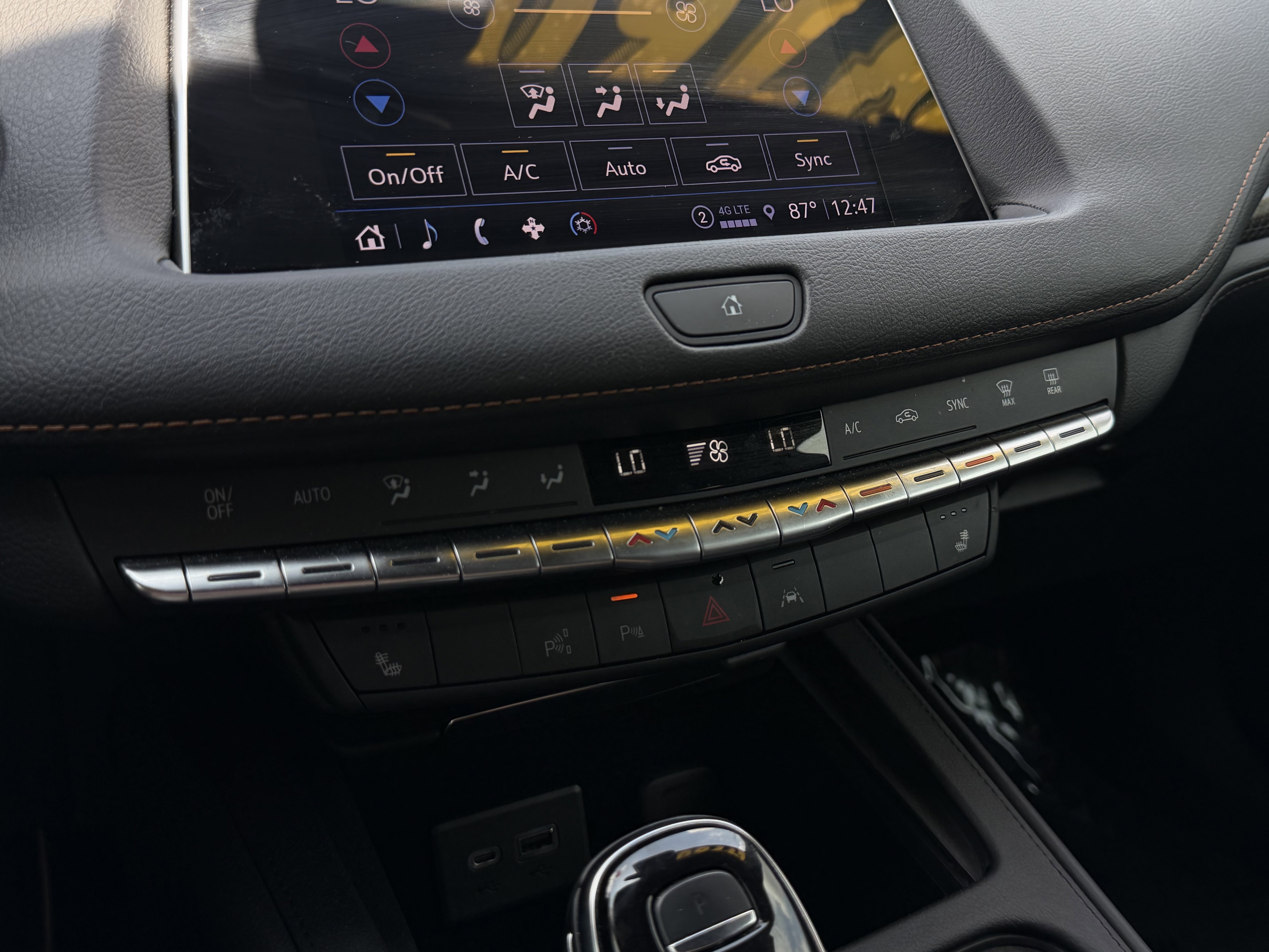 Used 2022 Cadillac XT4 Sport w/ Enhanced Visibility Package FWD image 23