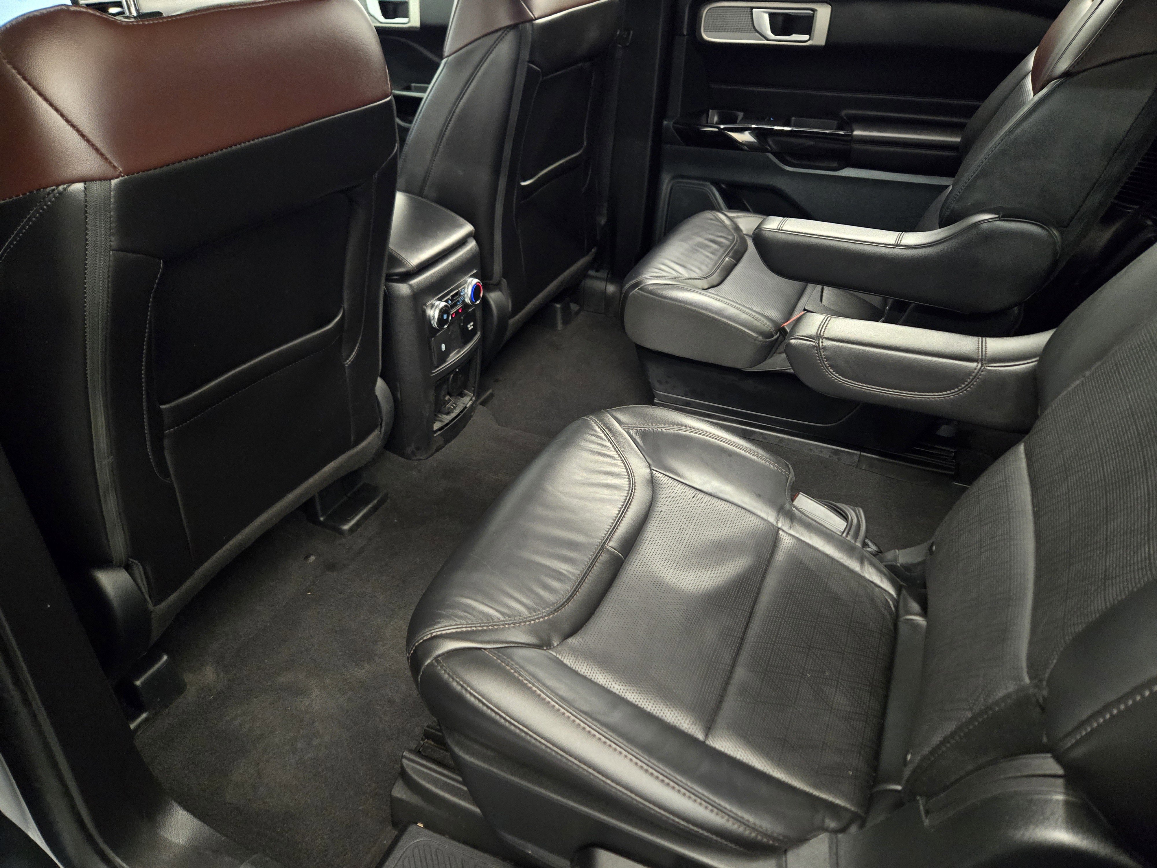 Certified 2023 Ford Explorer Platinum image 27