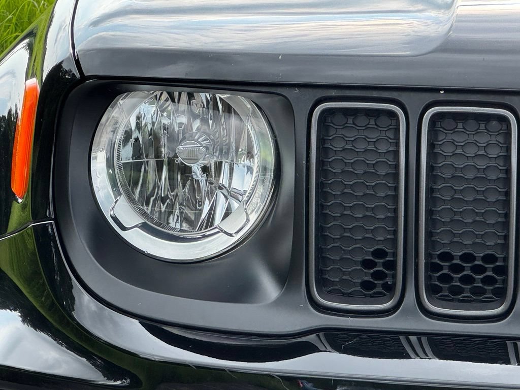 Used 2021 Jeep Renegade Latitude AWD/4WD image 4