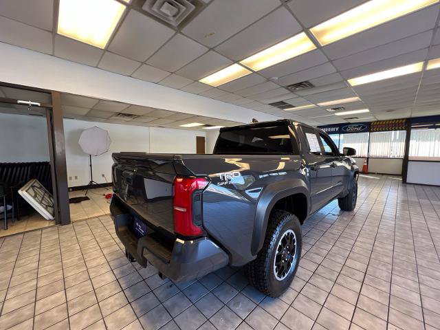 Used 2025 Toyota Tacoma TRD Off-Road AWD/4WD image 7