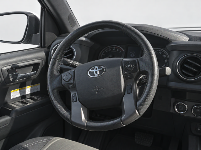 Used 2020 Toyota Tacoma TRD Off-Road w/ Technology Package AWD/4WD image 24