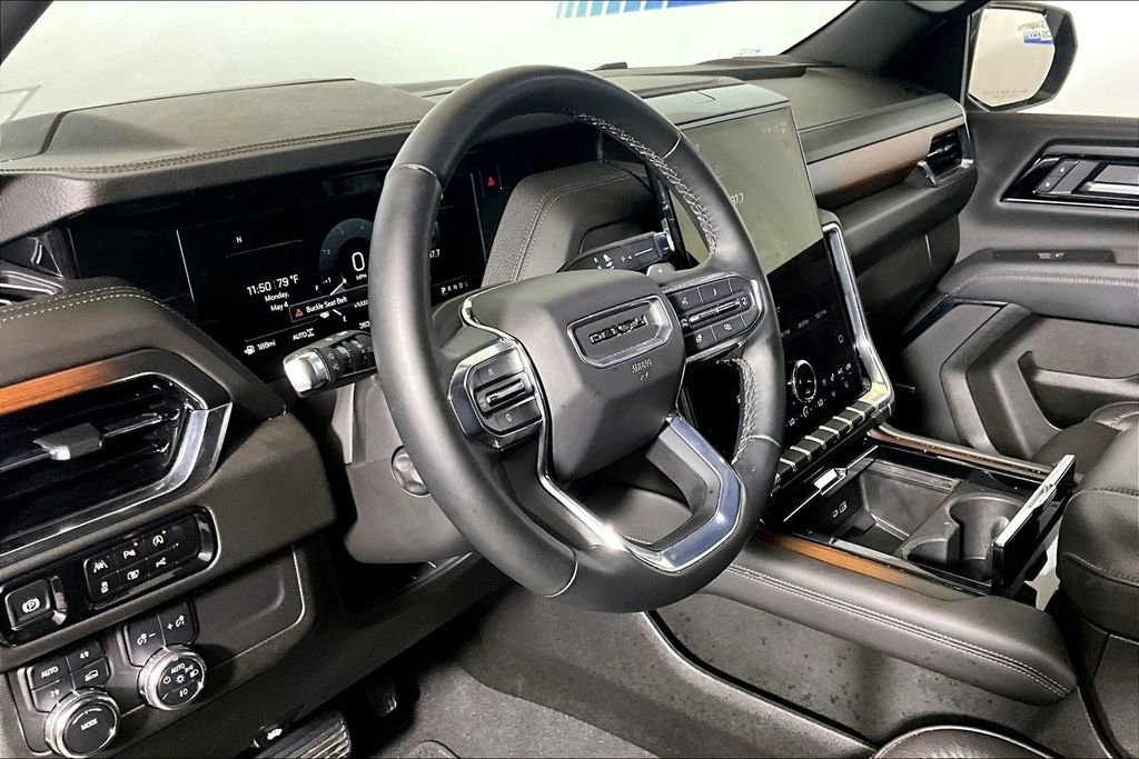 Used 2025 GMC Yukon Denali AWD/4WD image 10