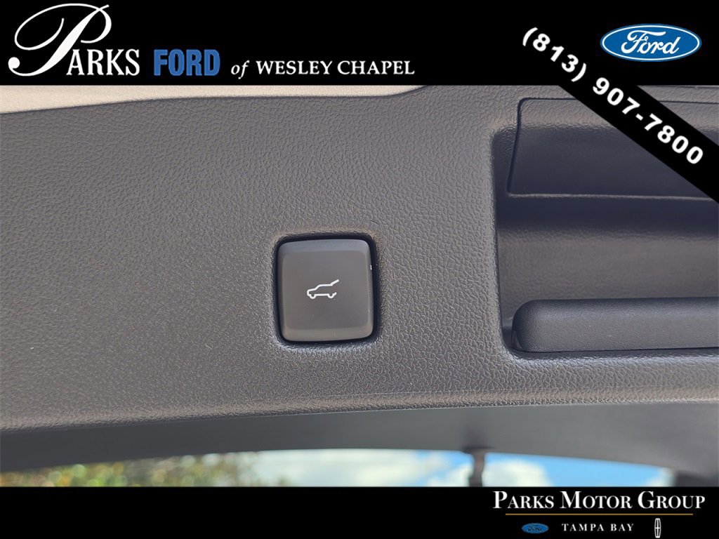 Certified 2023 Ford Escape Platinum w/ Class II Trailer Tow Package image 10