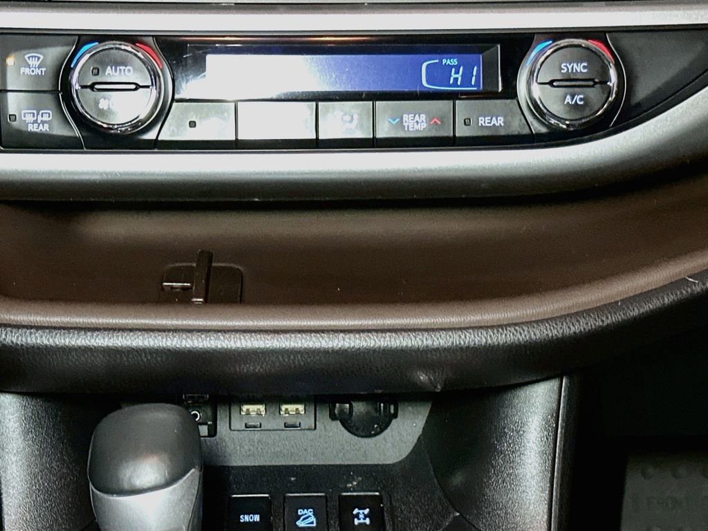 Used 2019 Toyota Highlander XLE image 34