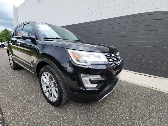 Certified 2017 Ford Explorer Limited w/ Equipment Group 301A AWD/4WD image 8
