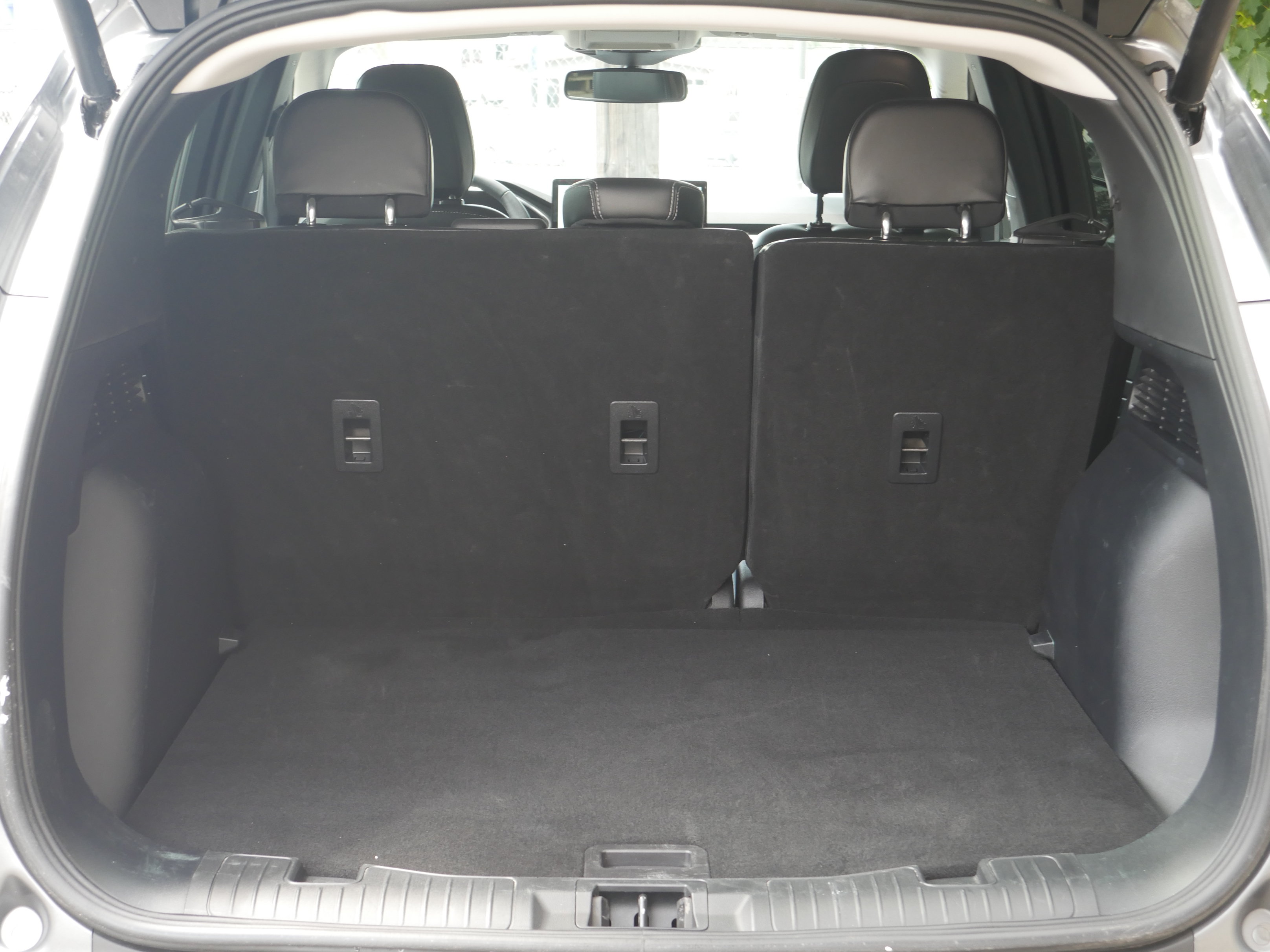 Certified 2025 Ford Escape Platinum AWD/4WD image 20