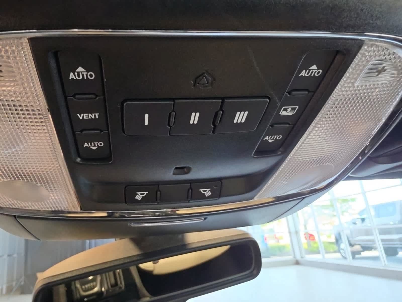 Used 2019 Chrysler 300 S w/ 300S Premium Group 2 AWD/4WD image 27