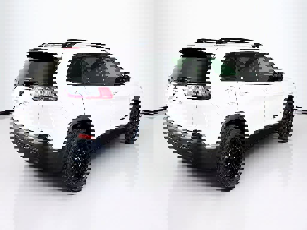 Used 2023 Jeep Cherokee Altitude Lux image 5