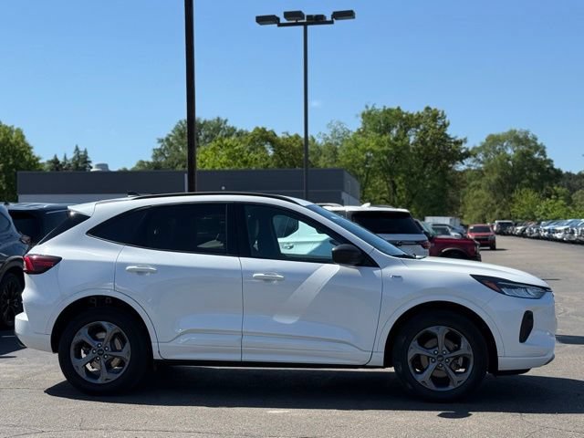 Certified 2023 Ford Escape ST-Line w/ Tech Pack #1 AWD/4WD image 36