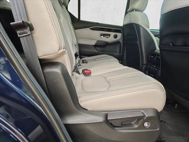 Used 2024 Honda Pilot Touring image 23