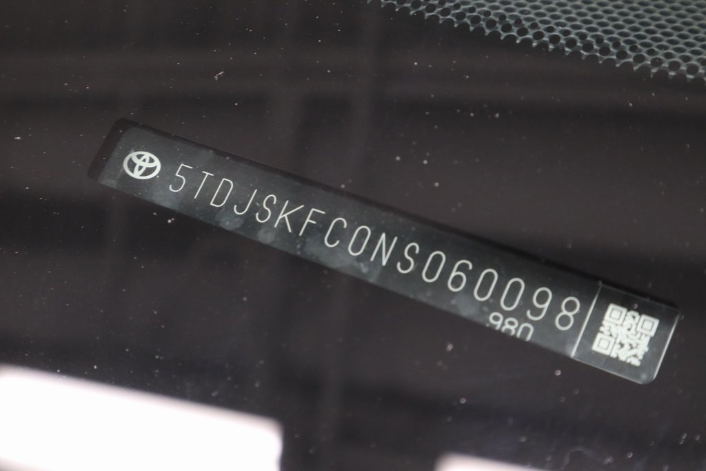 Used 2022 Toyota Sienna XLE w/ XLE Plus Package image 35