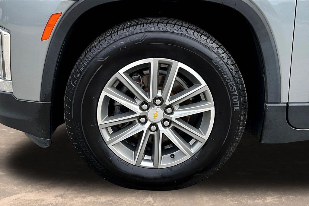 Used 2023 Chevrolet Traverse LT w/ LPO, Cargo Package AWD/4WD image 37