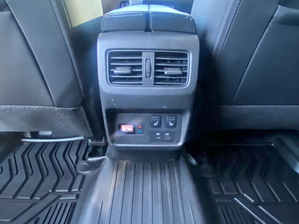 Used 2021 Nissan Rogue Platinum image 19